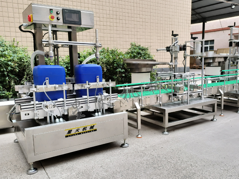 液体称重灌装机部分实拍 