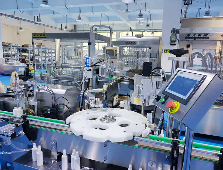 全自动液体灌装旋盖一体机实拍细节